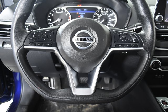 Vehicle image 8 of 32