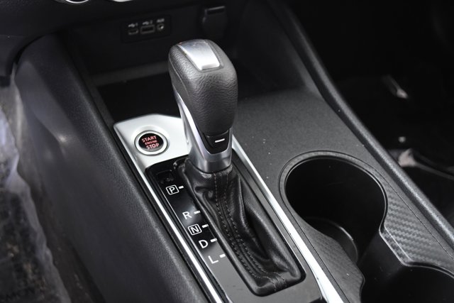 Vehicle image 11 of 32