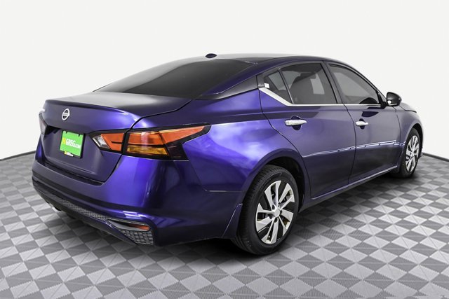 Vehicle image 4 of 32