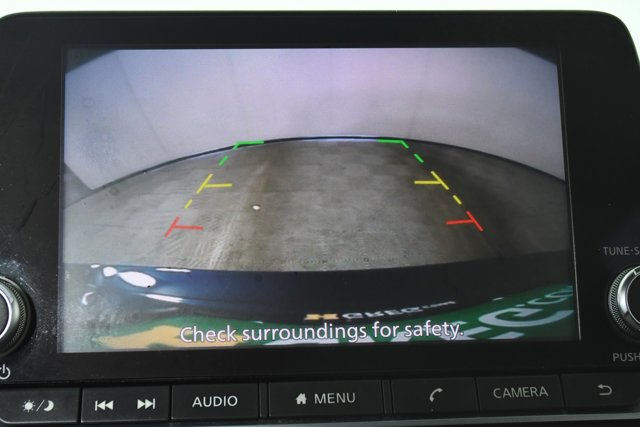Vehicle image 15 of 32
