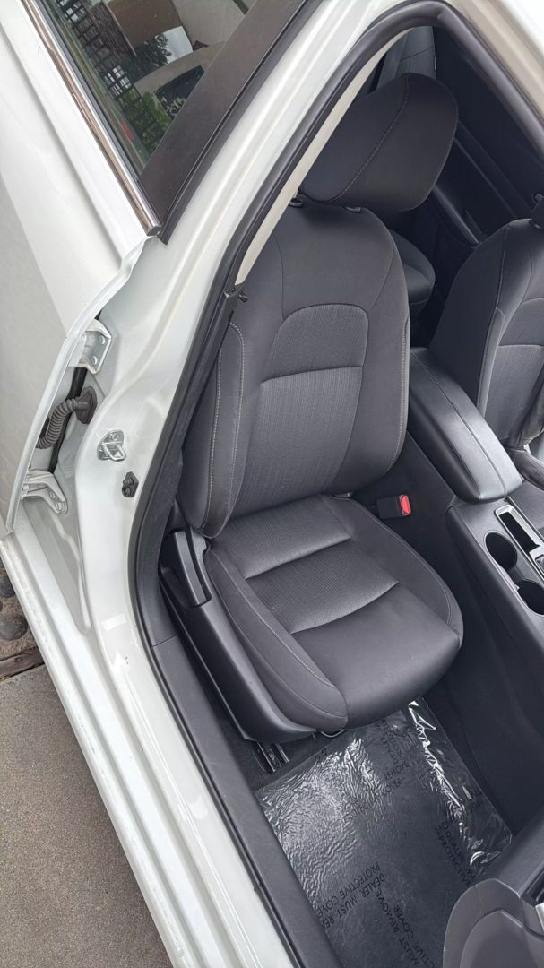 Vehicle image 12 of 25