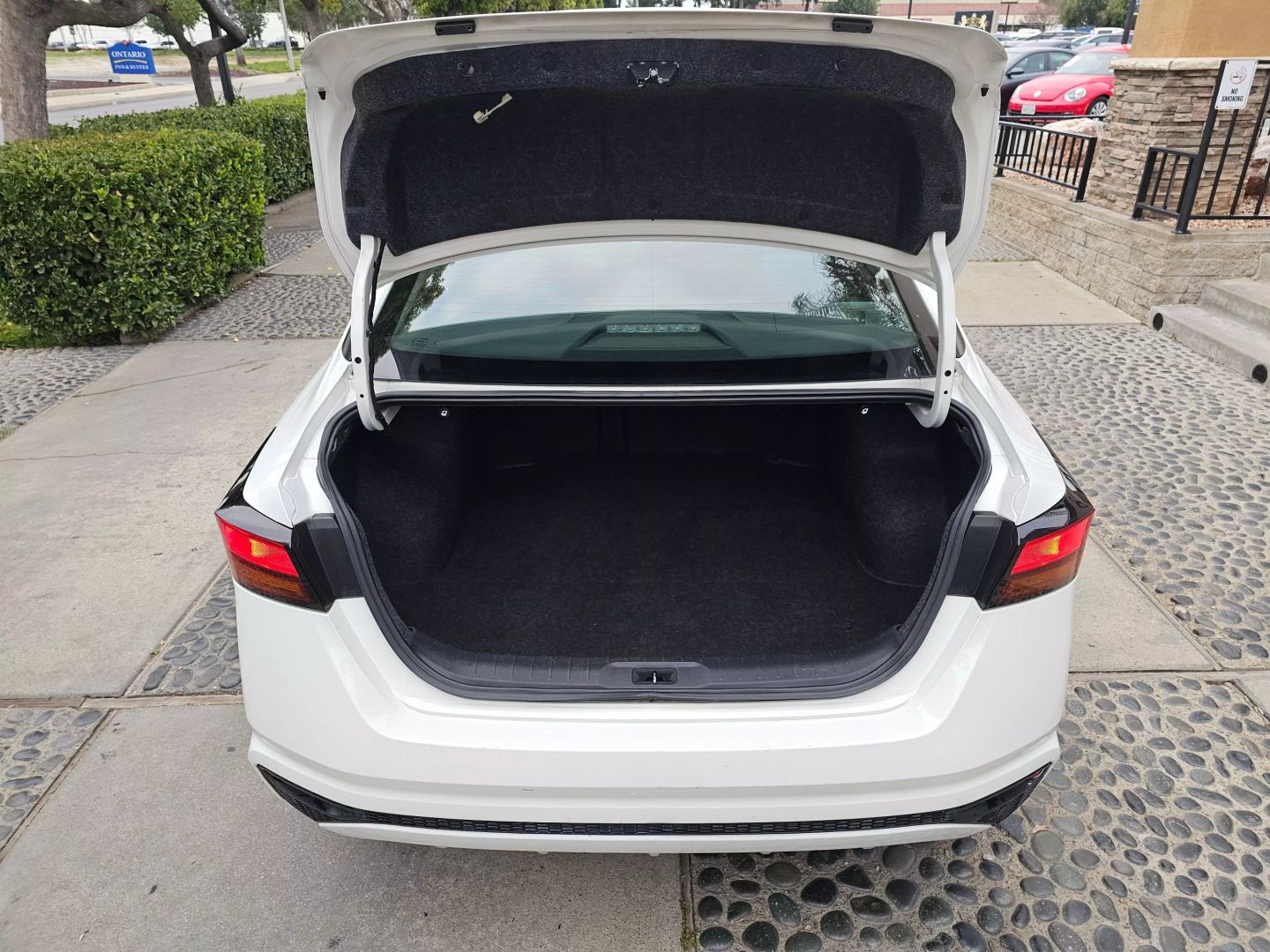 Vehicle image 22 of 25