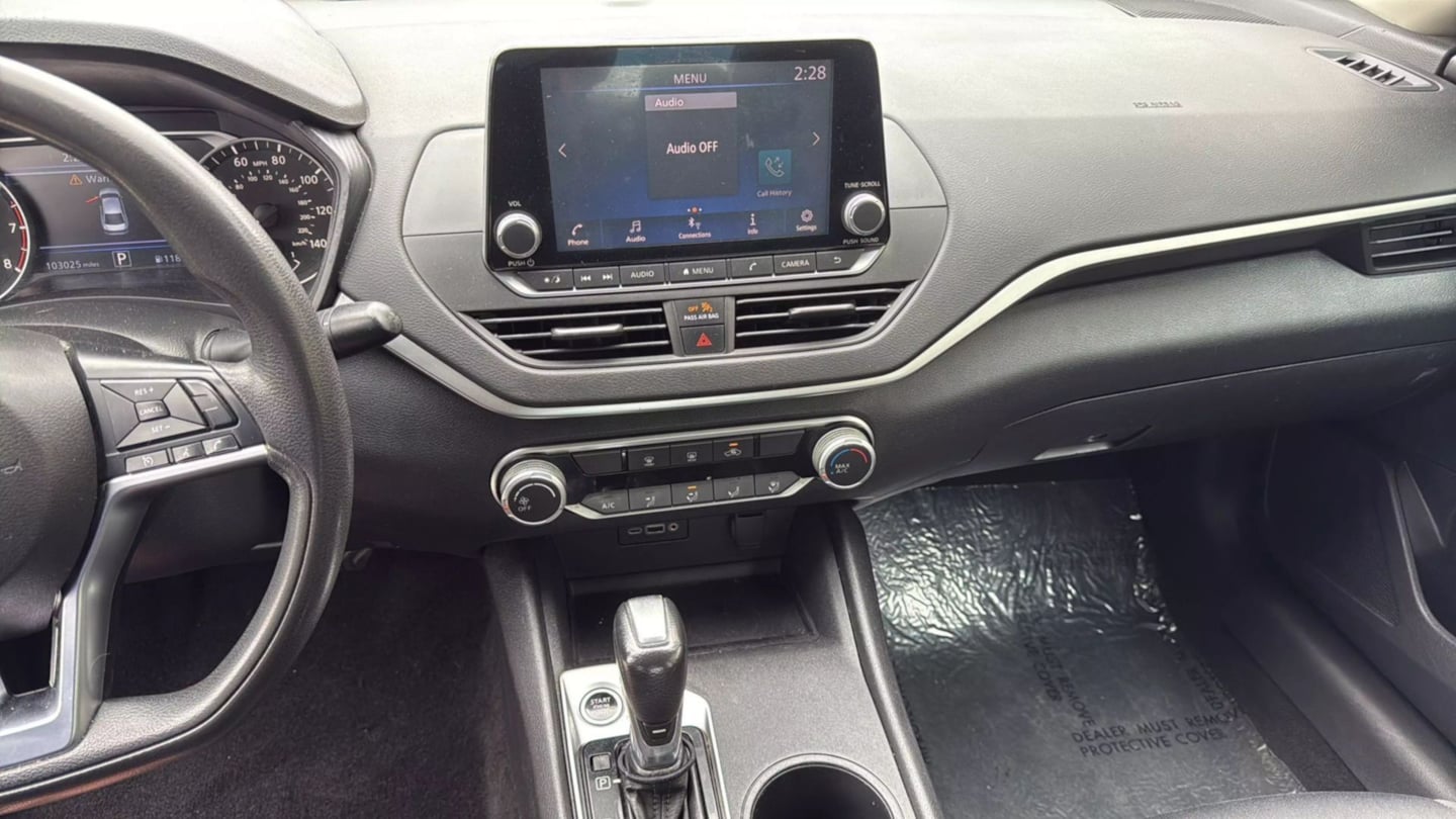 Vehicle image 10 of 25