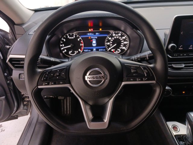 Vehicle image 14 of 25