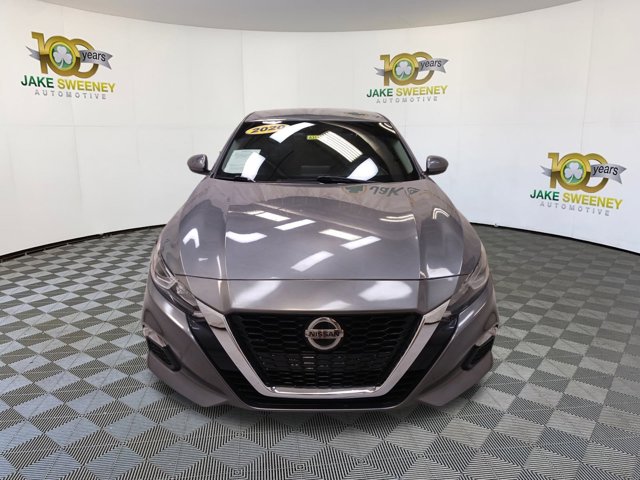 Vehicle image 2 of 25