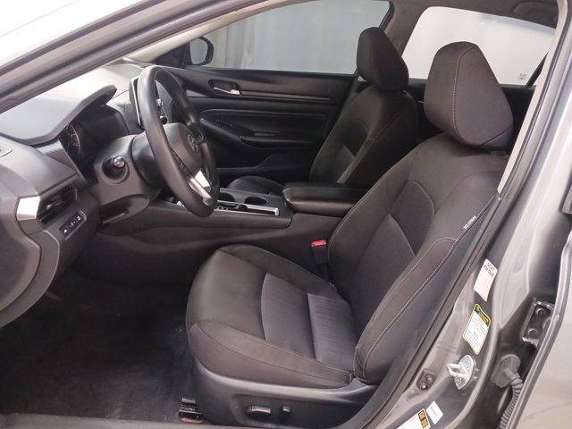 Vehicle image 11 of 25