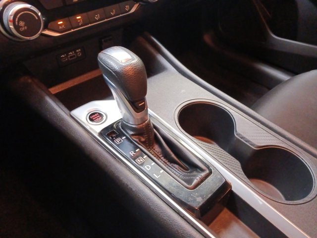 Vehicle image 20 of 25