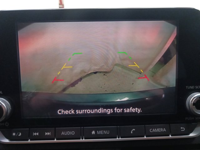 Vehicle image 19 of 25