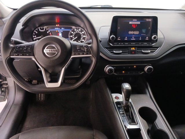 Vehicle image 13 of 25