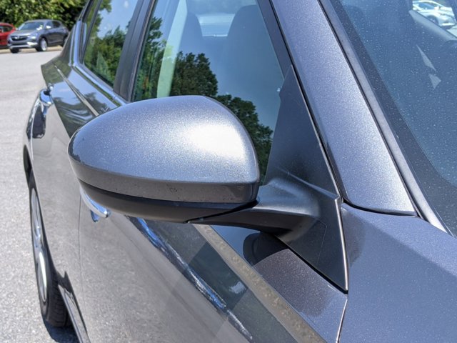 Vehicle image 11 of 26