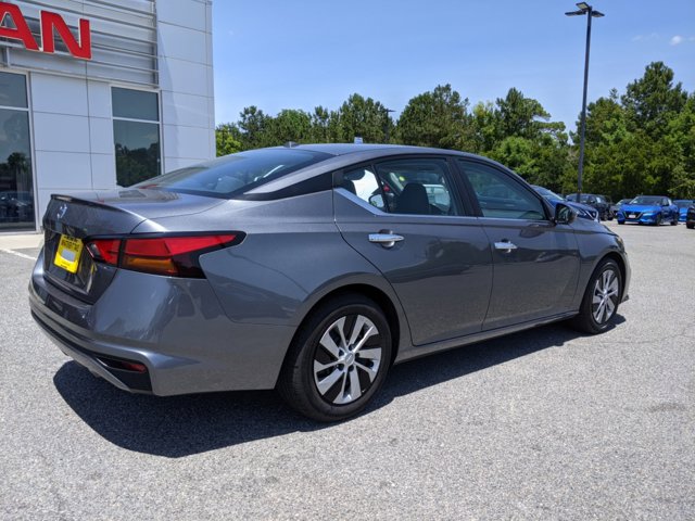Vehicle image 6 of 26