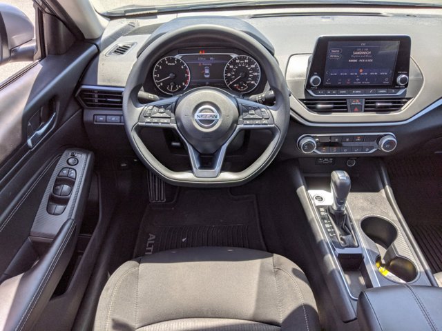 Vehicle image 15 of 26