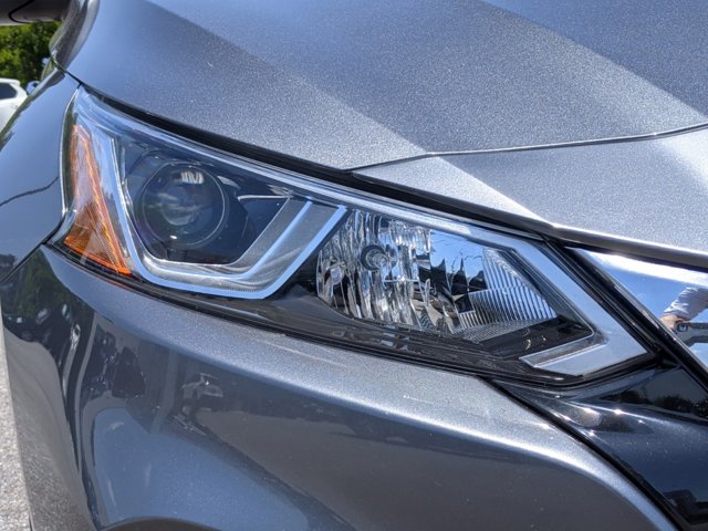 Vehicle image 10 of 26