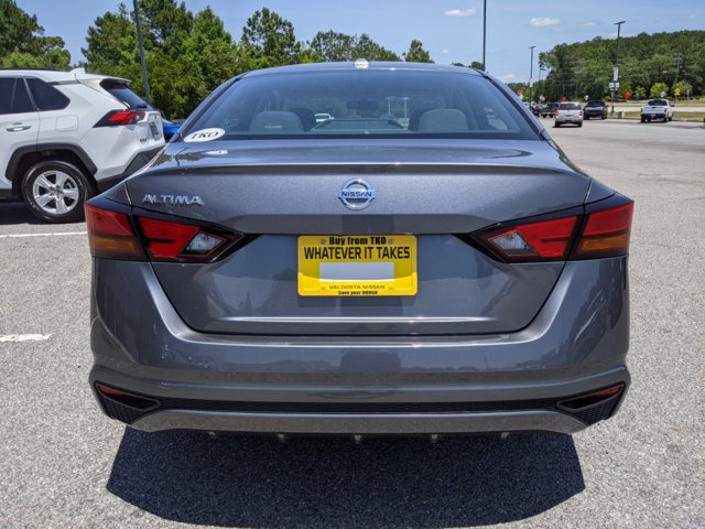 Vehicle image 9 of 26