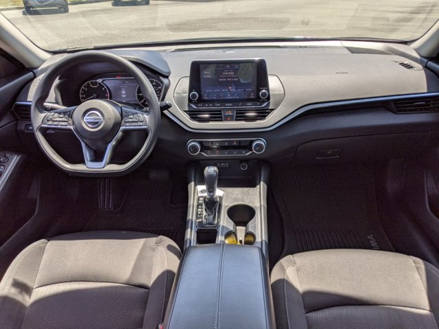 Vehicle image 14 of 26