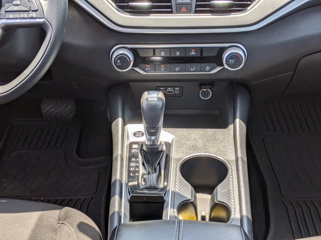 Vehicle image 18 of 26