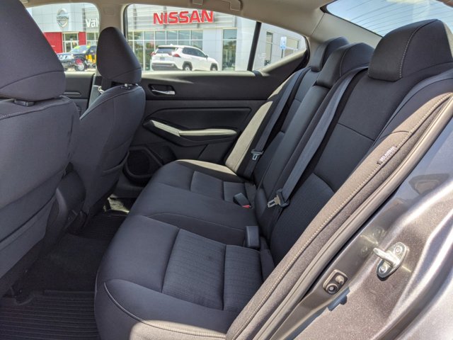 Vehicle image 13 of 26