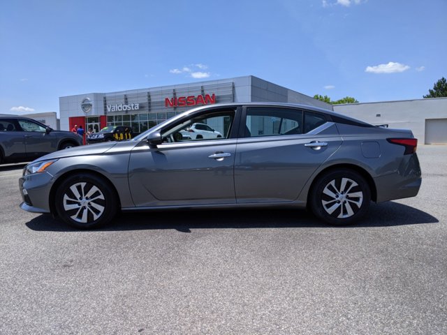 Vehicle image 8 of 26
