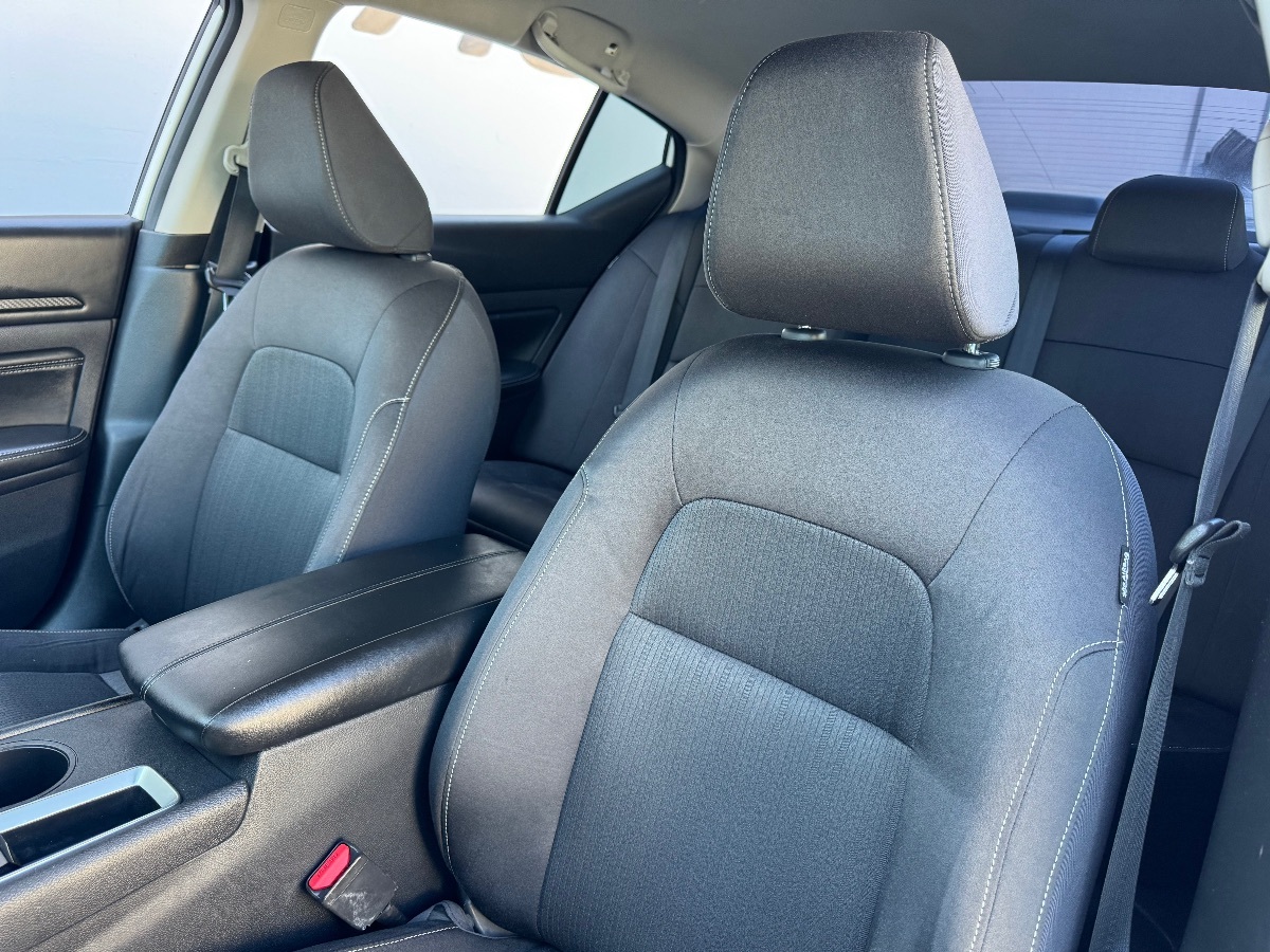 Vehicle image 10 of 17