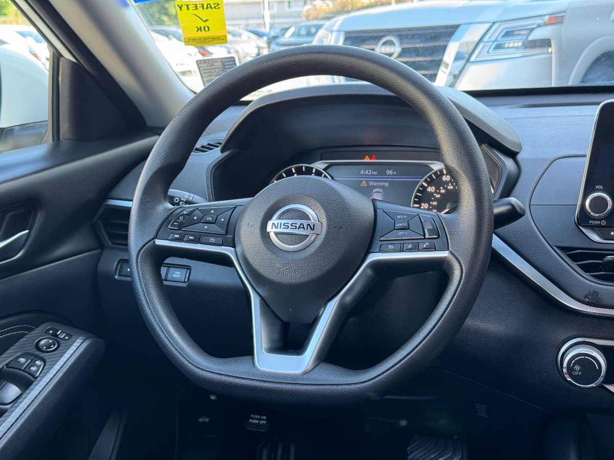 Vehicle image 17 of 17