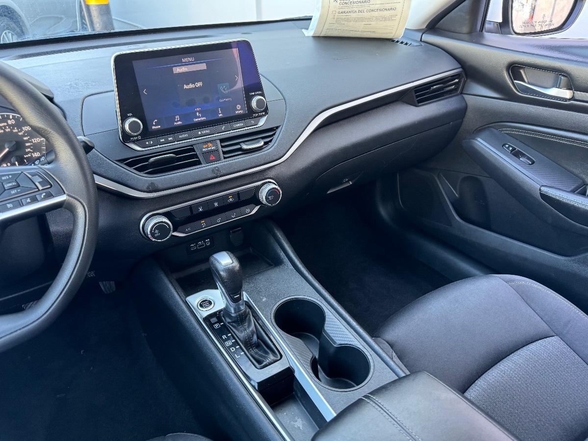 Vehicle image 16 of 17