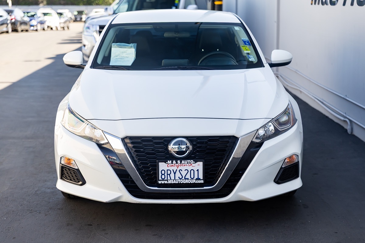 Vehicle image 2 of 17