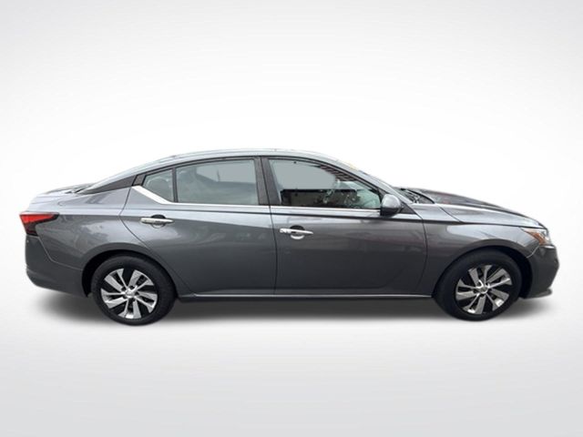 2020 Nissan Altima 2.5 S Image 3 of 32