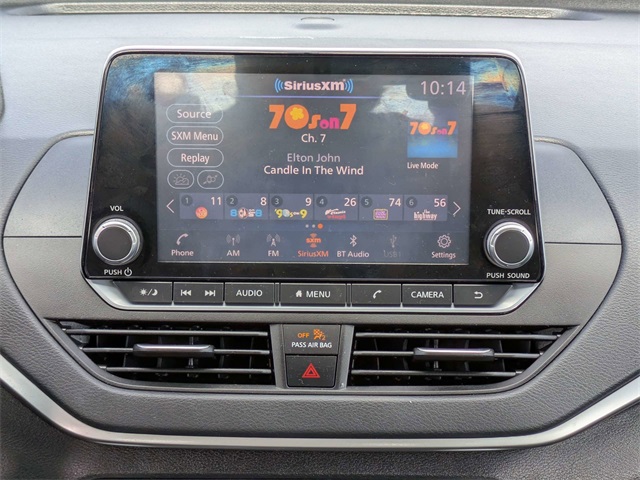 Vehicle image 18 of 26