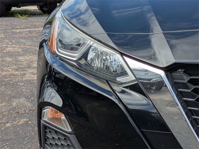 Vehicle image 23 of 26