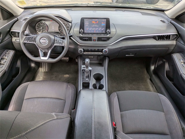Vehicle image 12 of 26