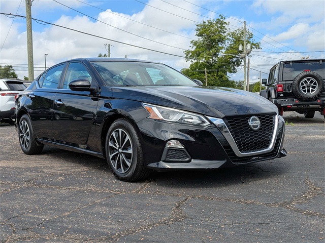 Vehicle image 4 of 26