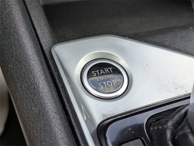 Vehicle image 22 of 26