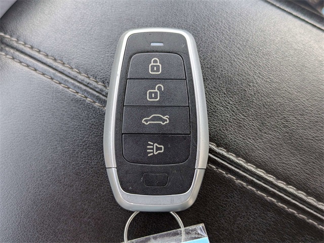 Vehicle image 20 of 26