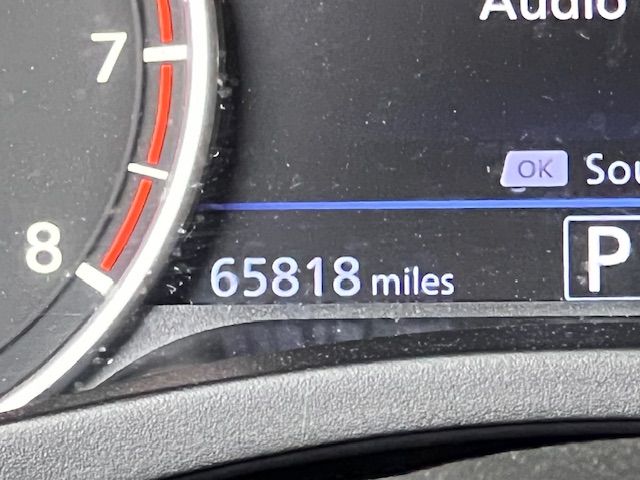 Vehicle image 28 of 34