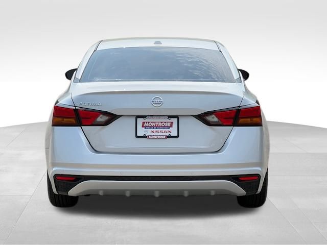 Vehicle image 8 of 34