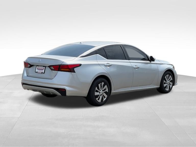 Vehicle image 4 of 34