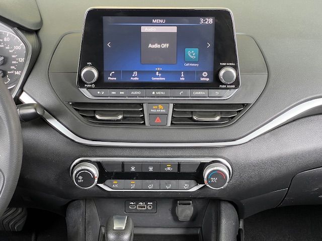 Vehicle image 19 of 34