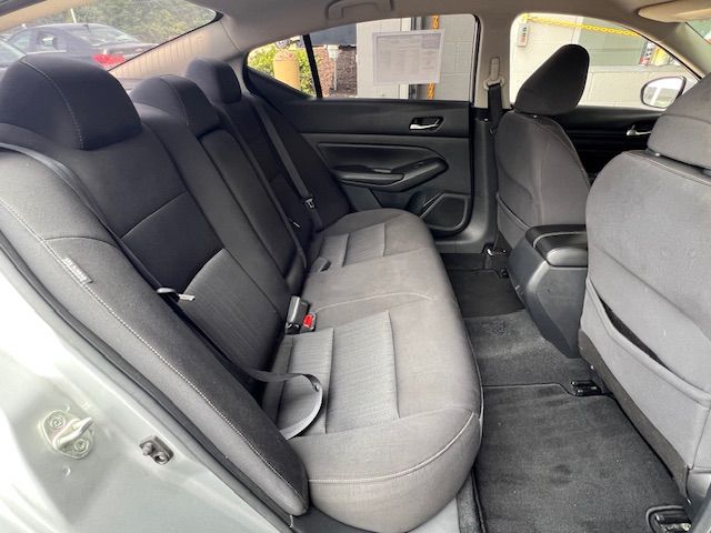 Vehicle image 15 of 34