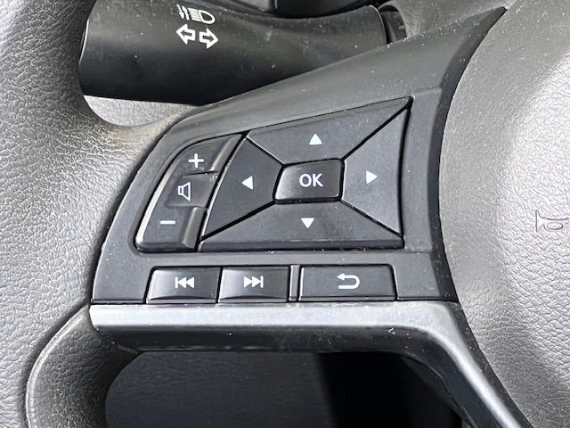 Vehicle image 25 of 34