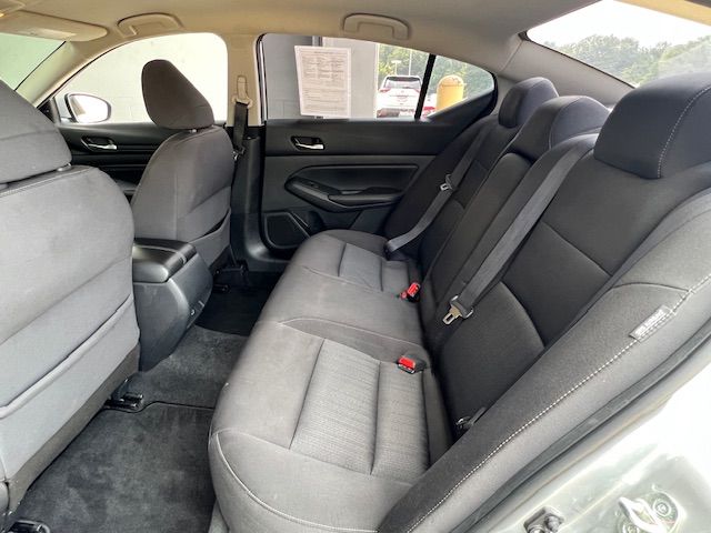 Vehicle image 14 of 34