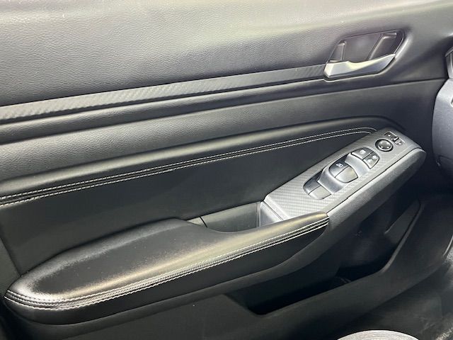 Vehicle image 29 of 34