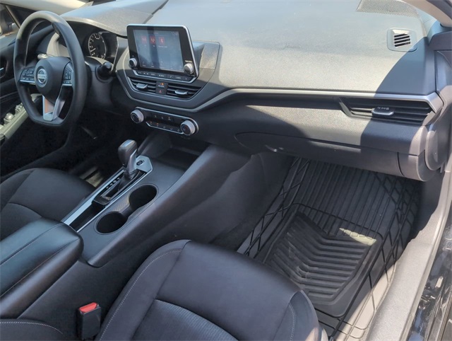 2020 Nissan Altima 2.5 S Image 17 of 32