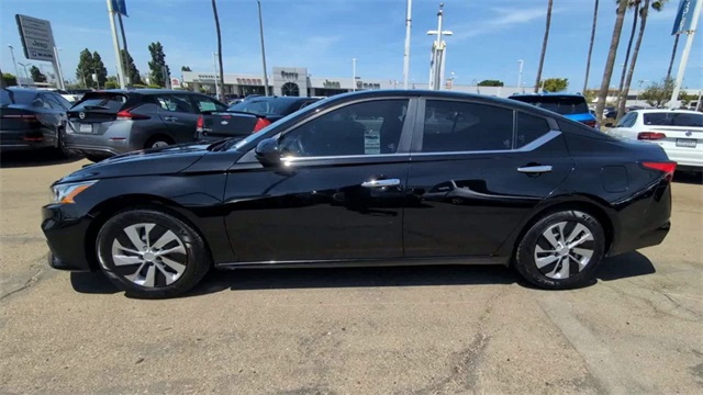 2020 Nissan Altima 2.5 S Image 7 of 32