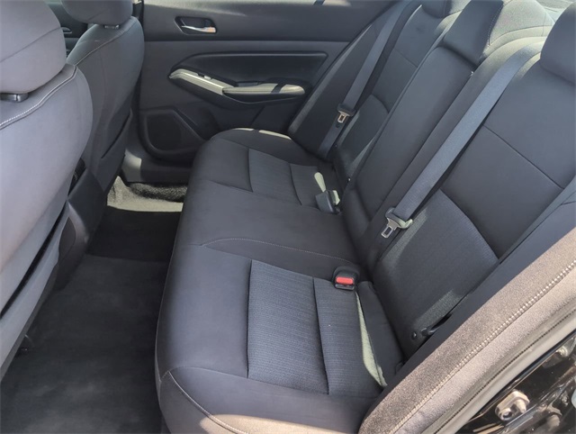 2020 Nissan Altima 2.5 S Image 12 of 32