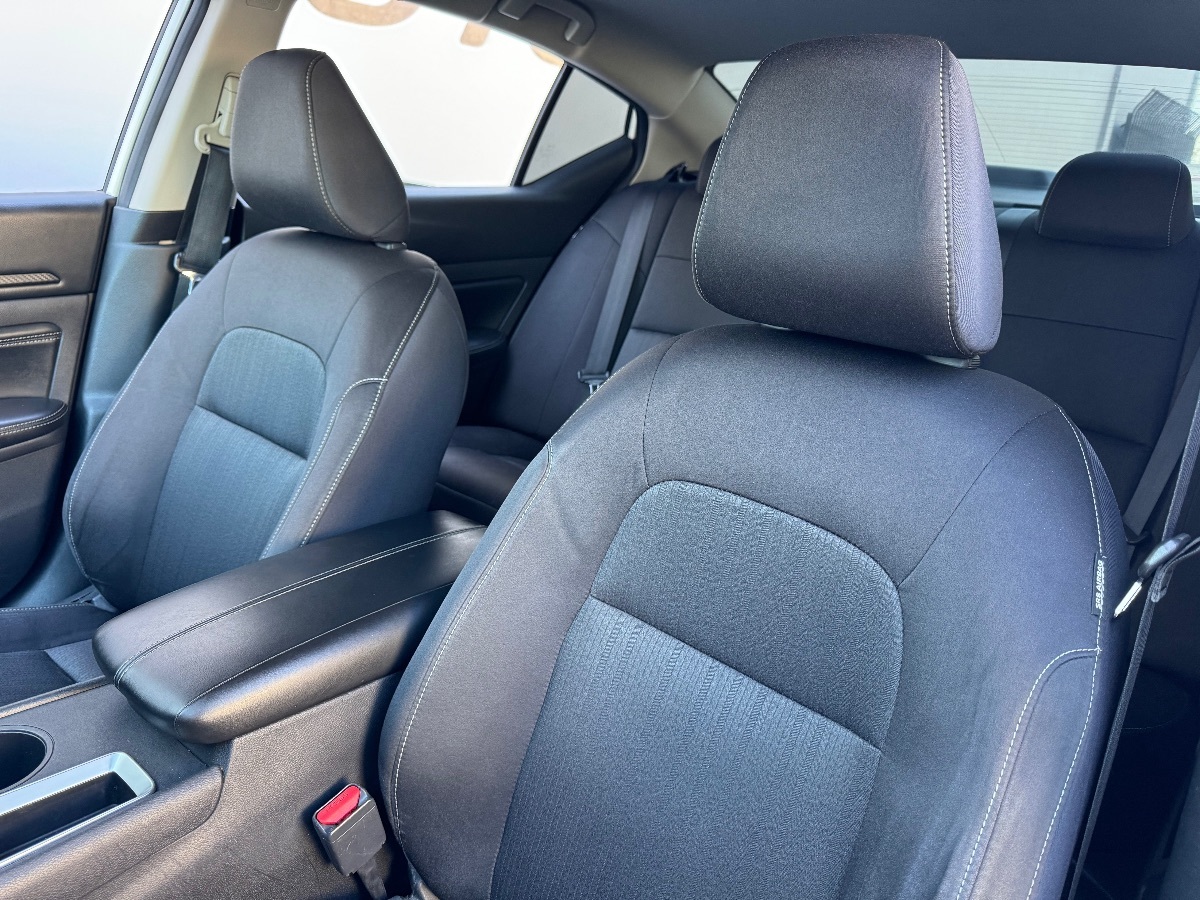 Vehicle image 12 of 17