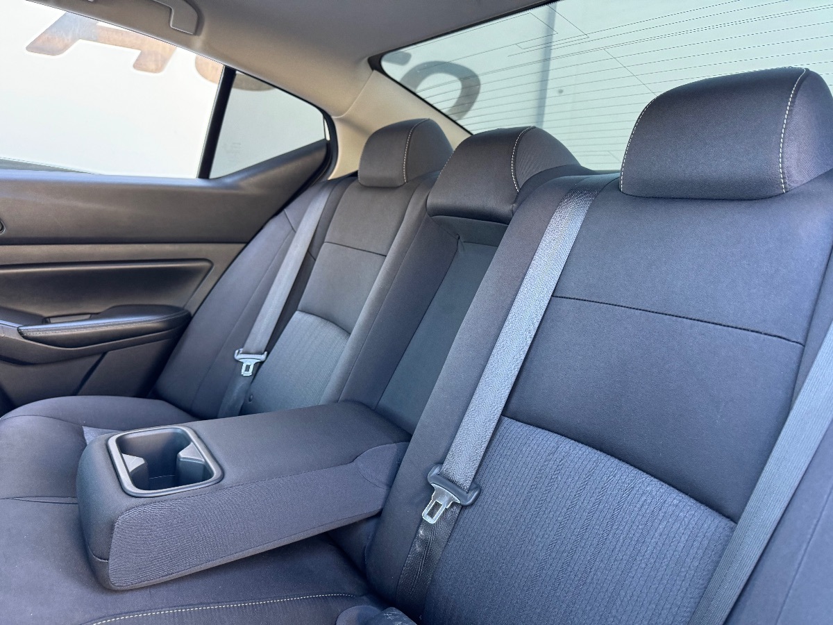 Vehicle image 13 of 17