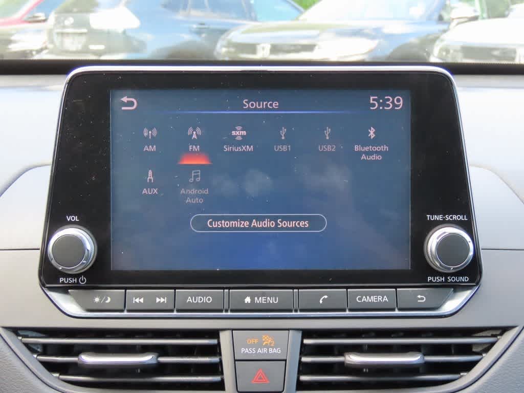 Vehicle image 19 of 26