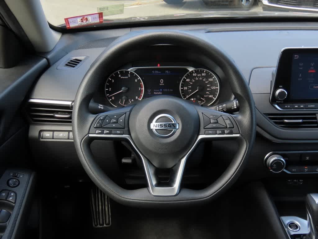 Vehicle image 14 of 26