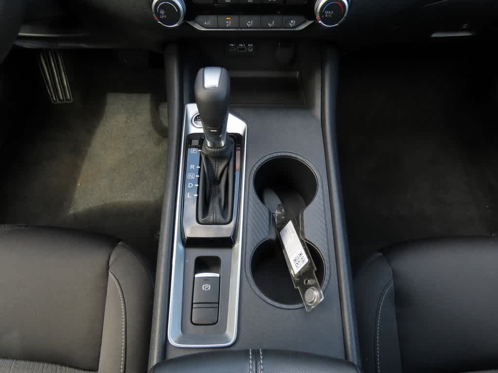 Vehicle image 20 of 26