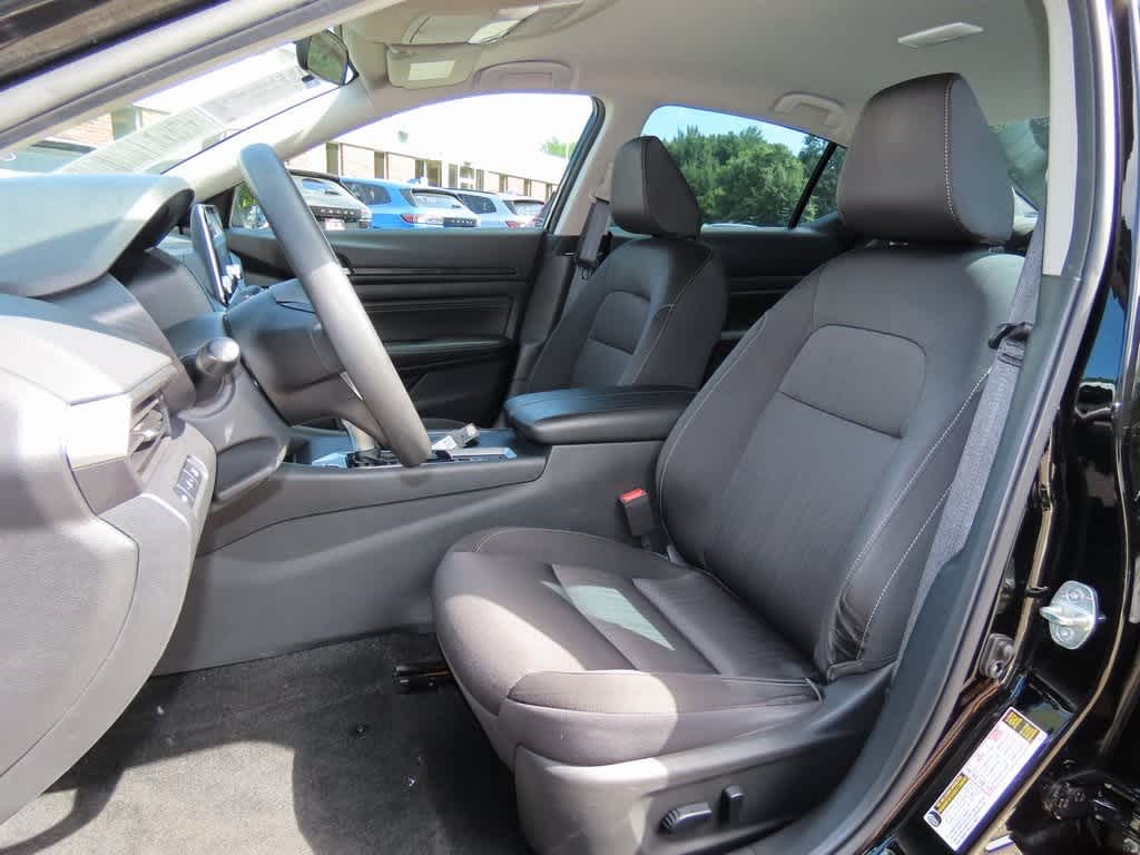 Vehicle image 8 of 26